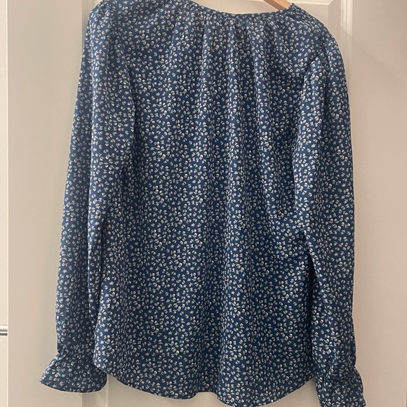 Elegant Blue Floral Women's Blouse - Picture 4 of 5